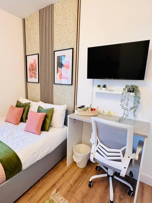 Apartment R3 Newly Renovated Luxury In Harborne Lane By Queen Elizabeth Hospital Birmingham
